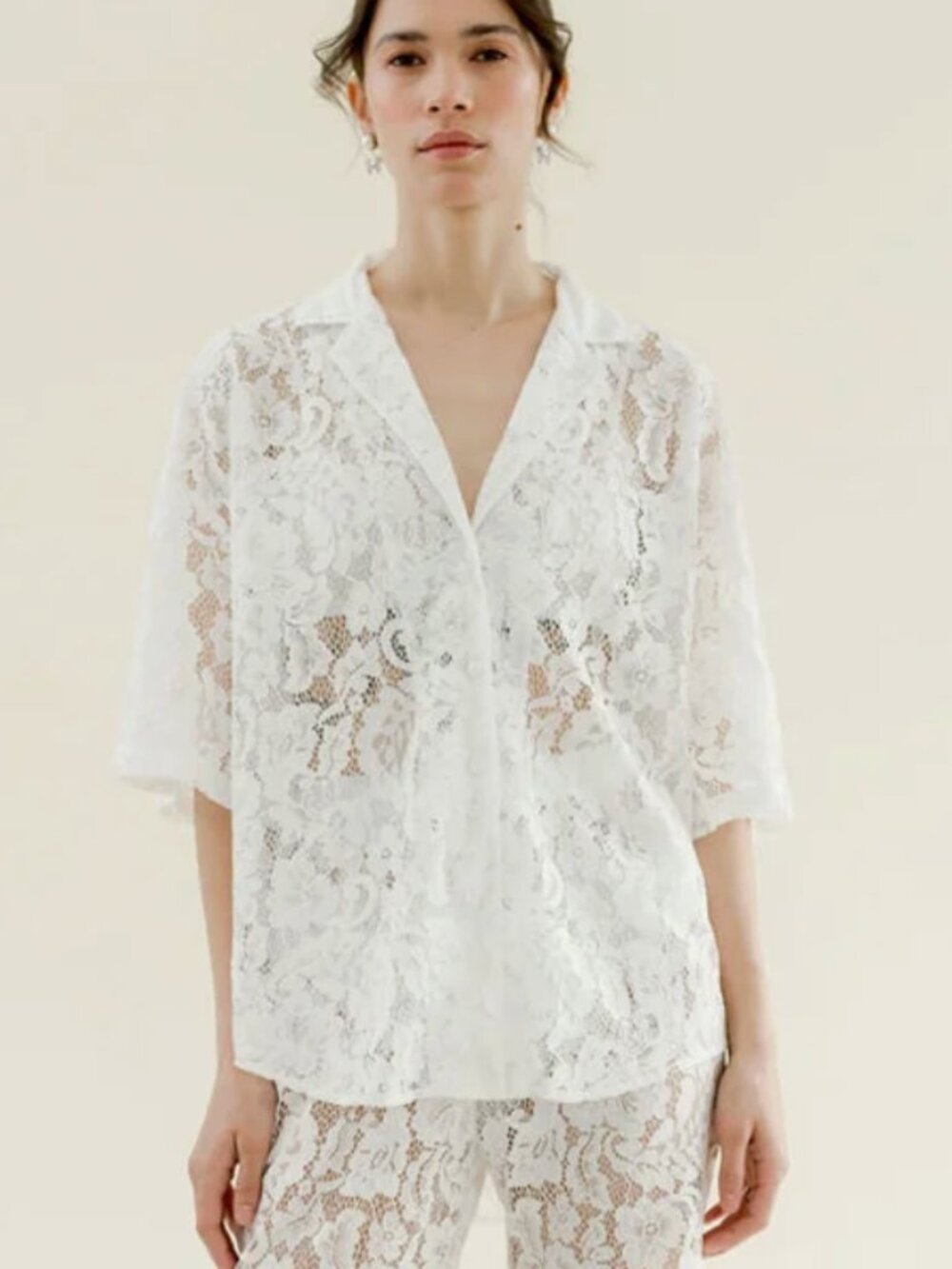 A Bronze Age Lace Romeo Button DownWomen's Ivory Lace Short-Sleeve Shirt - XL